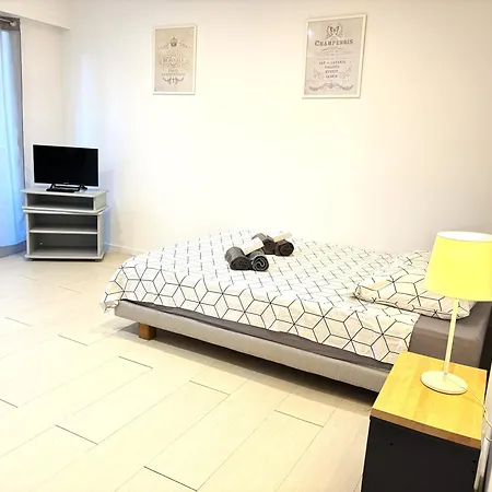 Charming Center With Terrace, Very Calm Lejlighed